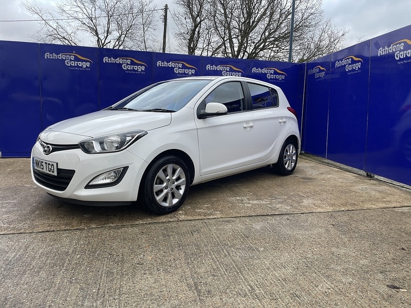 Used Hyundai i20 2015 for sale - 77227949: Photo 2