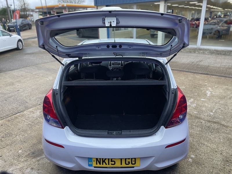 Used Hyundai i20 2015 for sale - 77227949: Photo 9