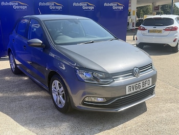 Used Volkswagen Polo 2016 for sale - 79346394: Photo