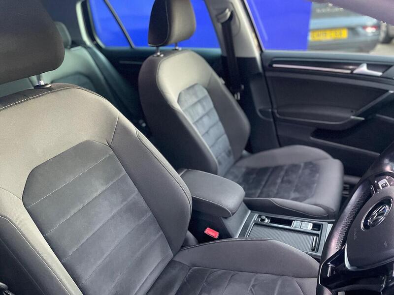 Used Volkswagen Golf 2017 for sale - 76720060: Photo 11