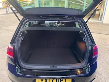 Used Volkswagen Golf 2017 for sale - 76720060: Photo