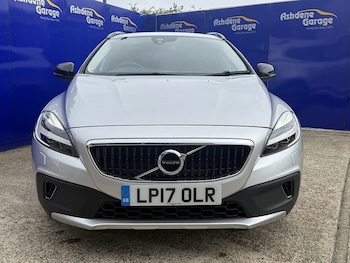 Used Volvo V40 2017 for sale - 78887997: Photo