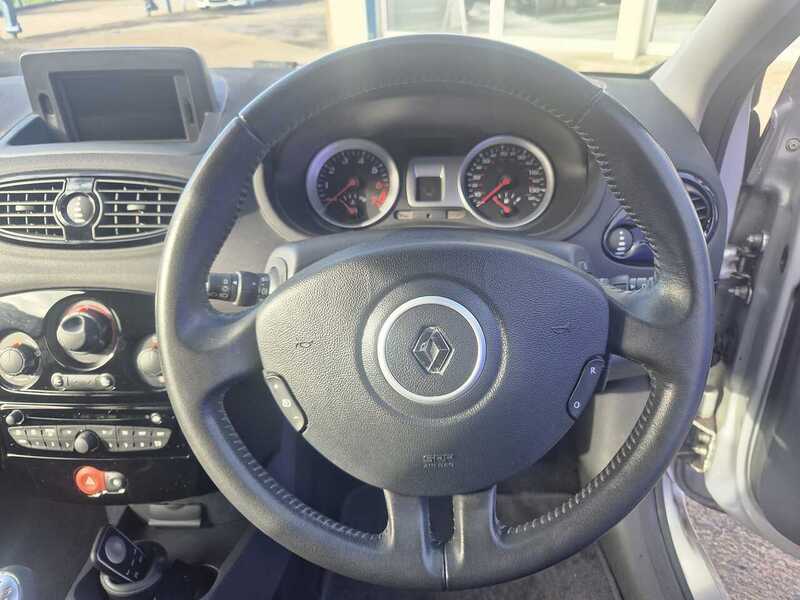 Used Renault Clio 2012 for sale - 77437839: Photo 13