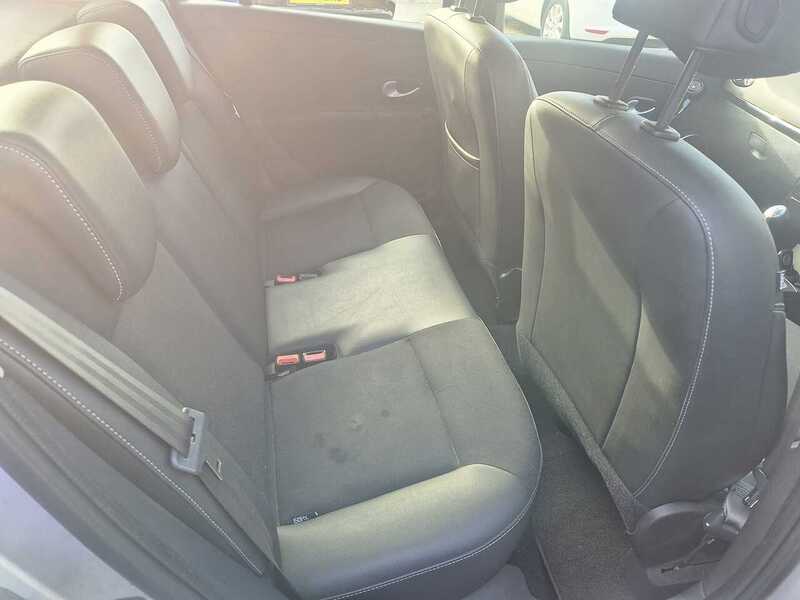 Used Renault Clio 2012 for sale - 77437839: Photo 15