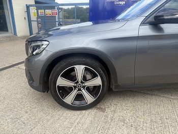 Used Mercedes-Benz GLC 2019 for sale - 79599501: Photo