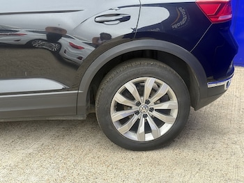Used Volkswagen T-Roc 2019 for sale - 79570803: Photo
