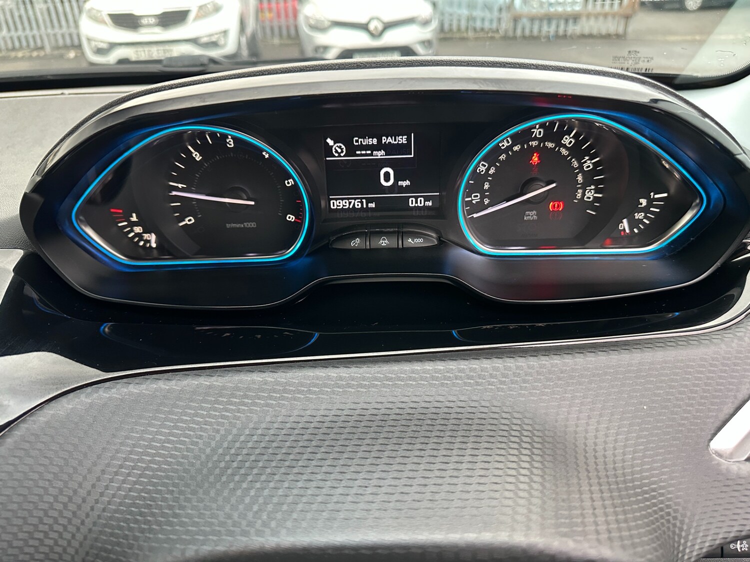 Used Peugeot 2008 2017 for sale - 77492586: Photo 11