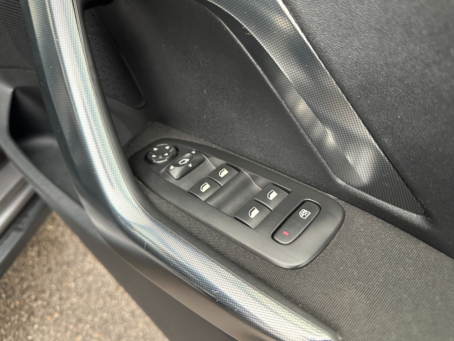 Used Peugeot 2008 2017 for sale - 77492586: Photo 32