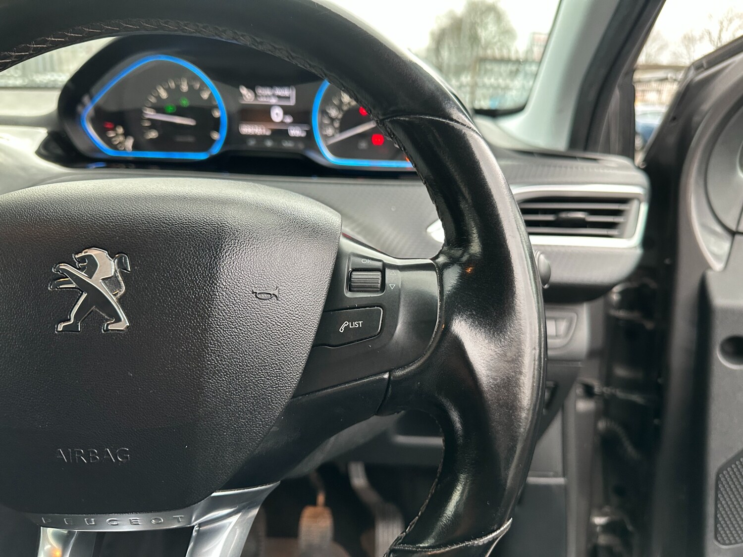 Used Peugeot 2008 2017 for sale - 77492586: Photo 42