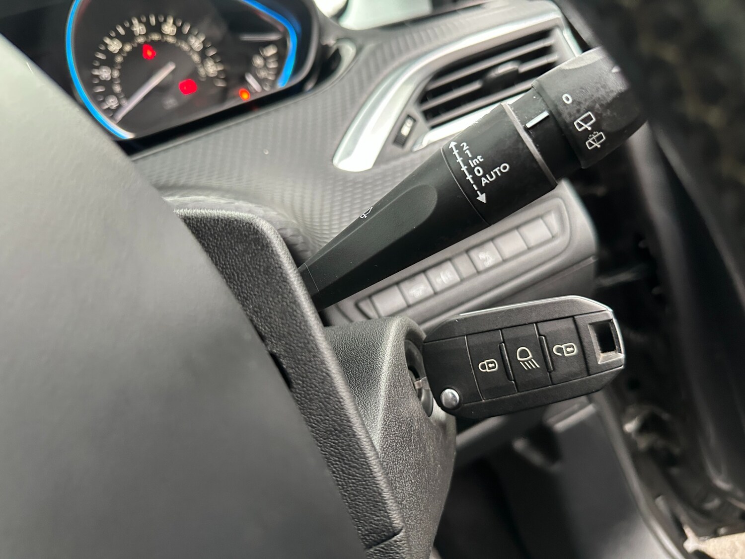 Used Peugeot 2008 2017 for sale - 77492586: Photo 44