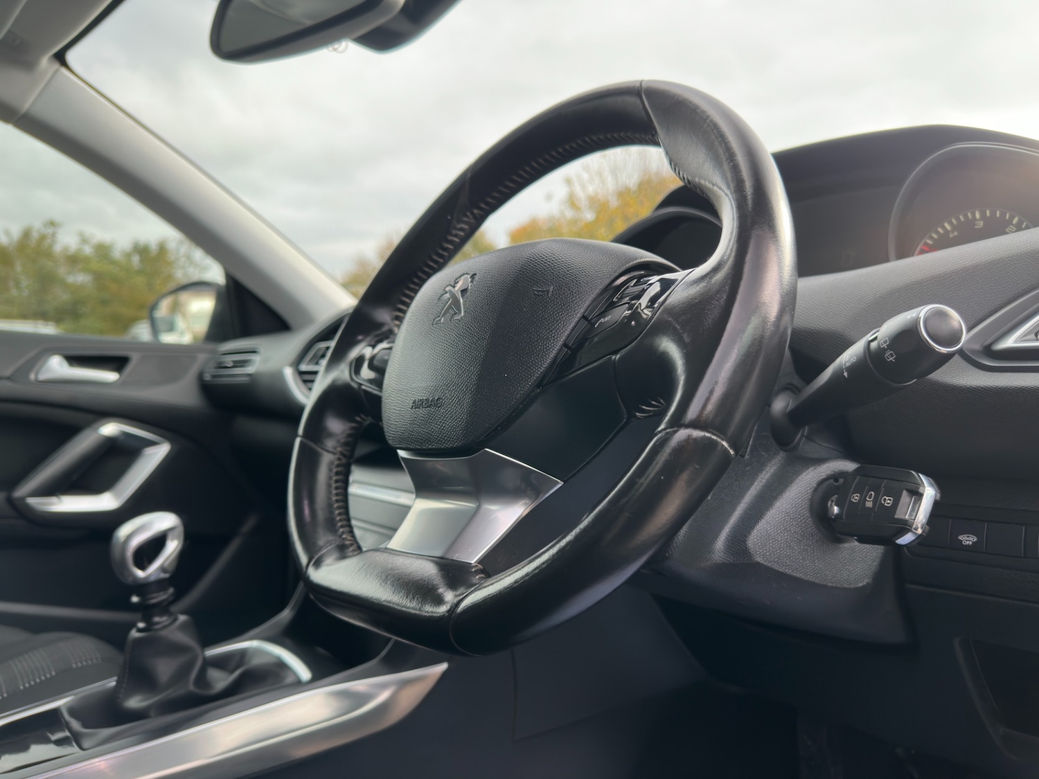 Used Peugeot 308 2015 for sale - 76354999: Photo 31