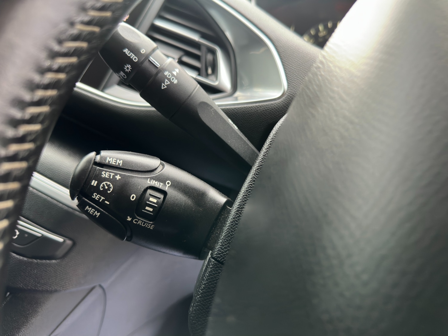 Used Peugeot 308 2015 for sale - 76354999: Photo 43