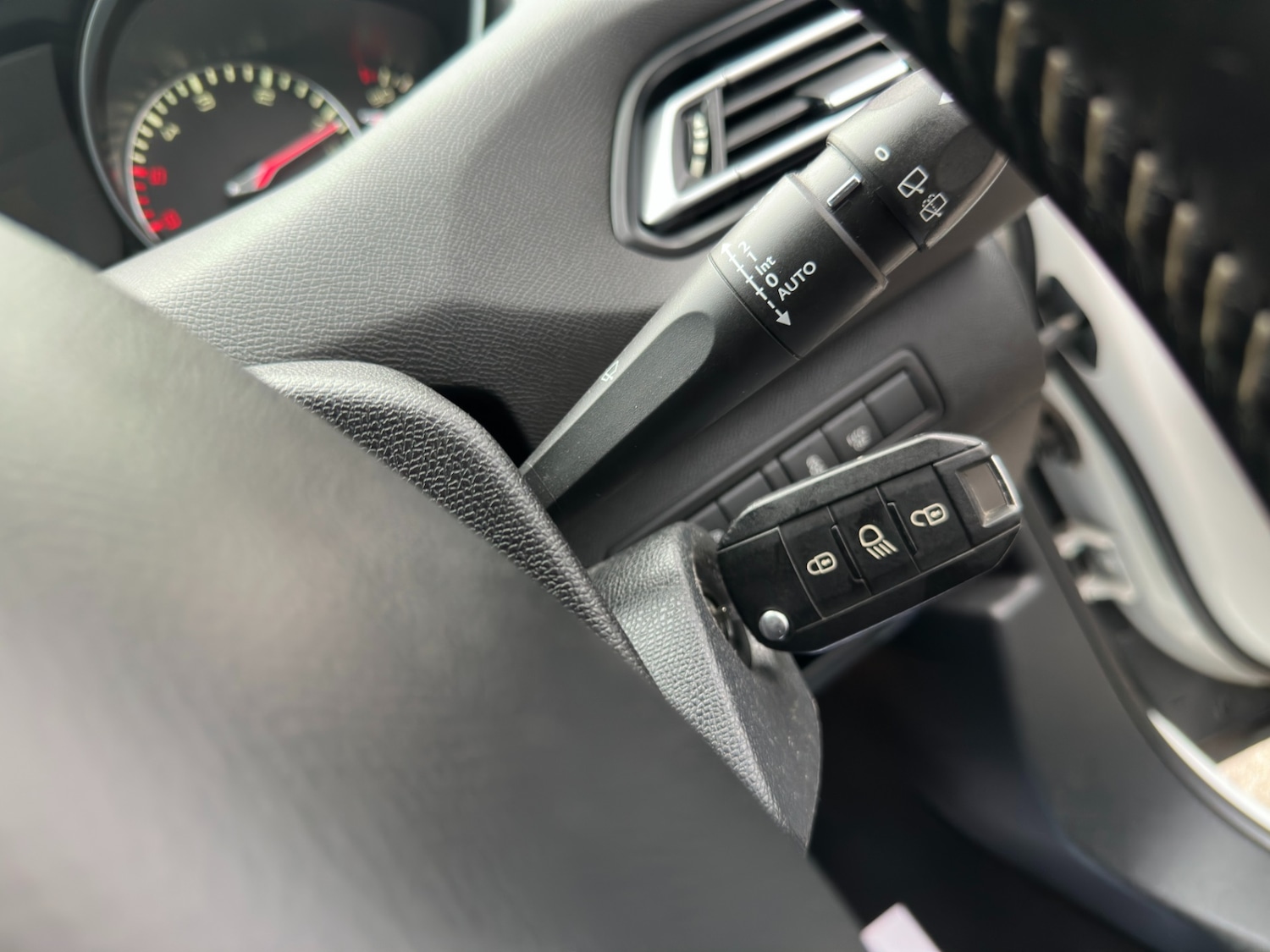 Used Peugeot 308 2015 for sale - 76354999: Photo 44