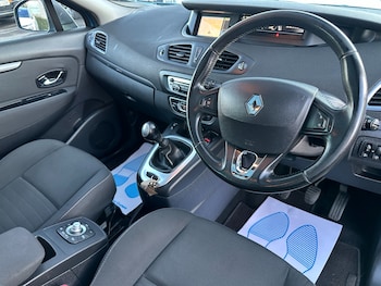 Used Renault Grand Scenic 2015 for sale - 75779491: Photo