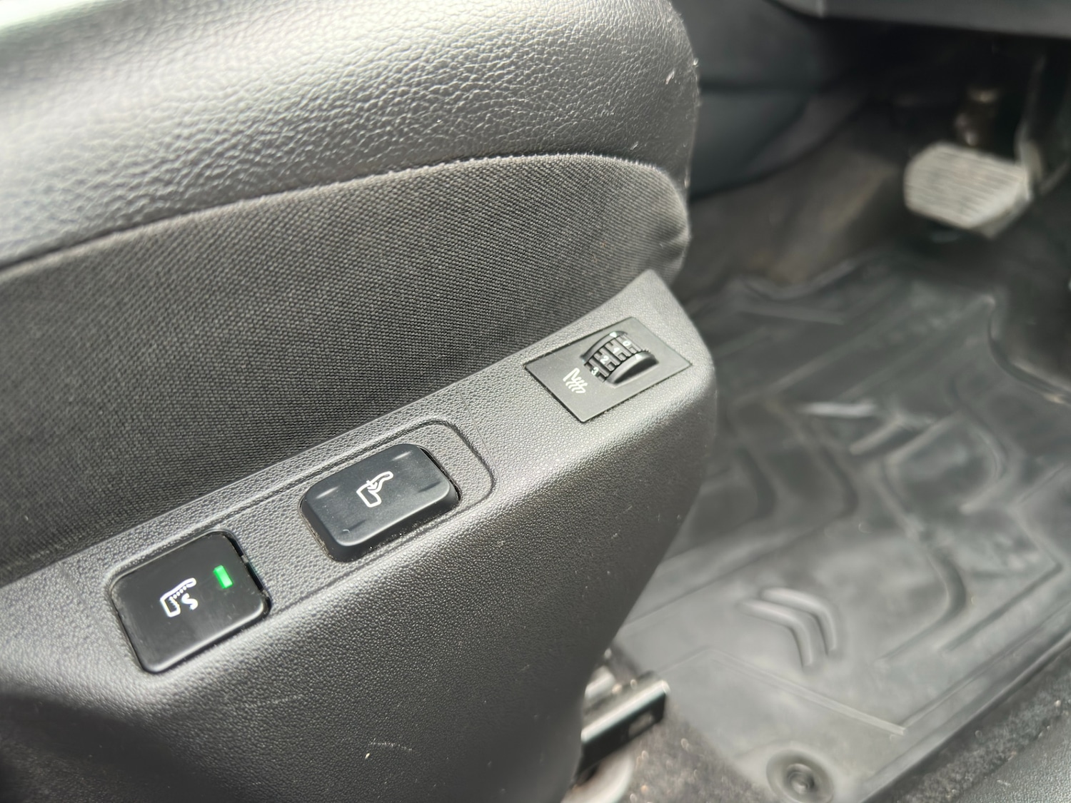 Used Citroen C4 2011 for sale - 76413902: Photo 32