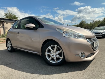 Used Peugeot 208 2012 for sale - 79605916: Photo