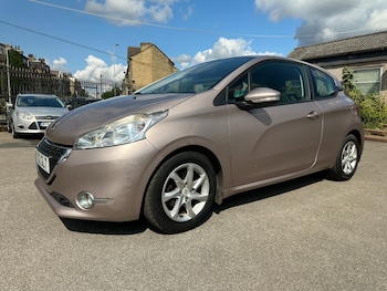 Used Peugeot 208 2012 for sale - 79605916: Photo