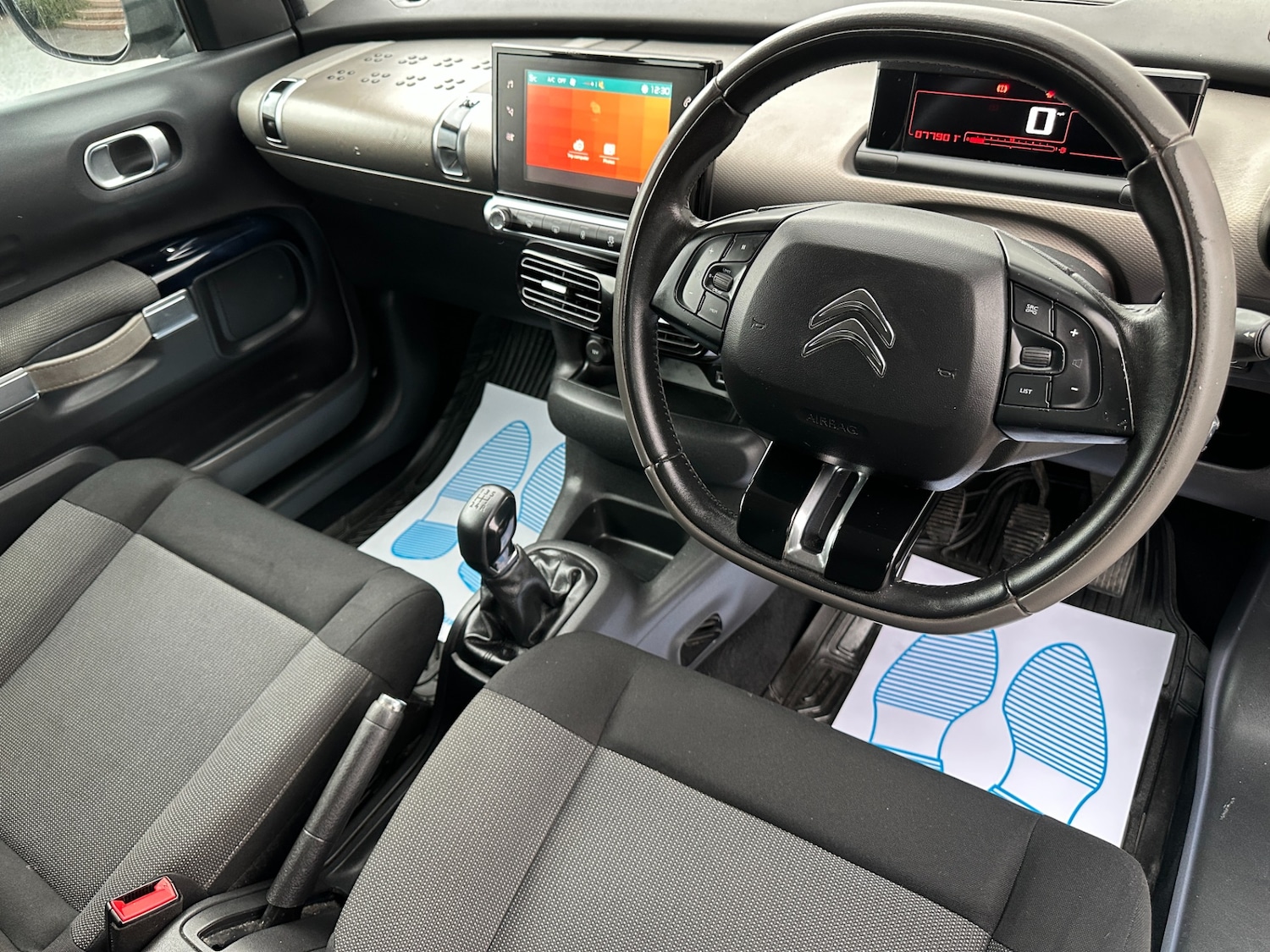 Used Citroen C4 Cactus 2015 for sale - 77562656: Photo 2