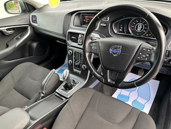 Used Volvo V40 2014 for sale - 79102126: Photo