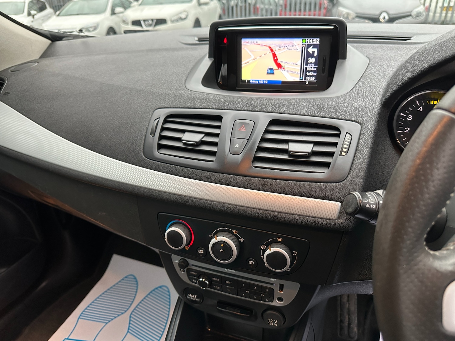 Used Renault Megane 2012 for sale - 77328912: Photo 8