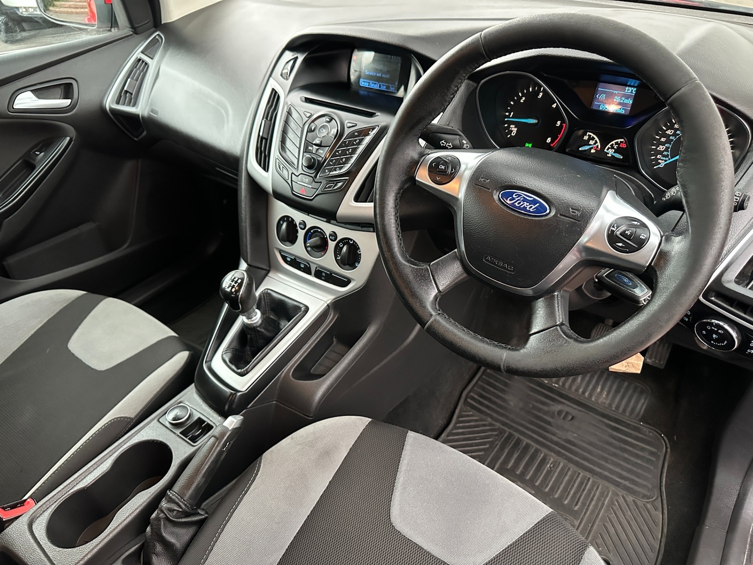 Used Ford Focus 2013 for sale - 76205744: Photo 2