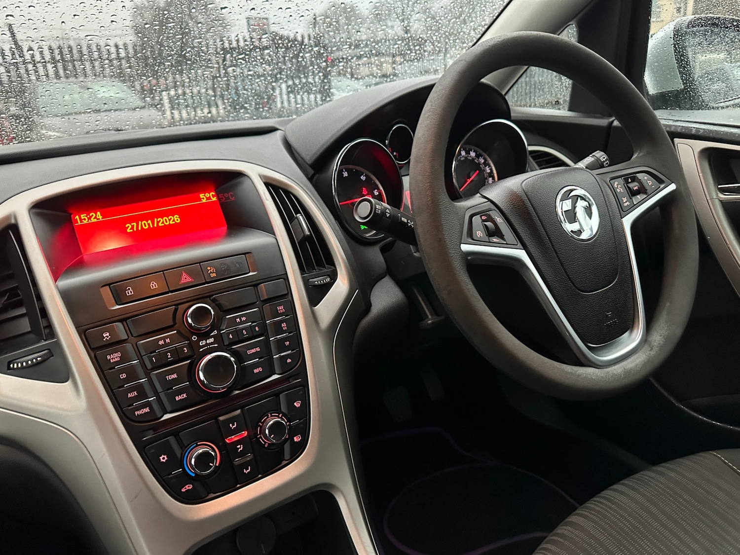 Used Vauxhall Astra 2010 for sale - 77339353: Photo 2