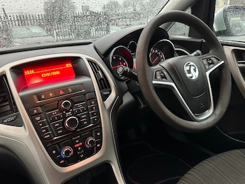 Used Vauxhall Astra 2010 for sale - 77339353: Photo