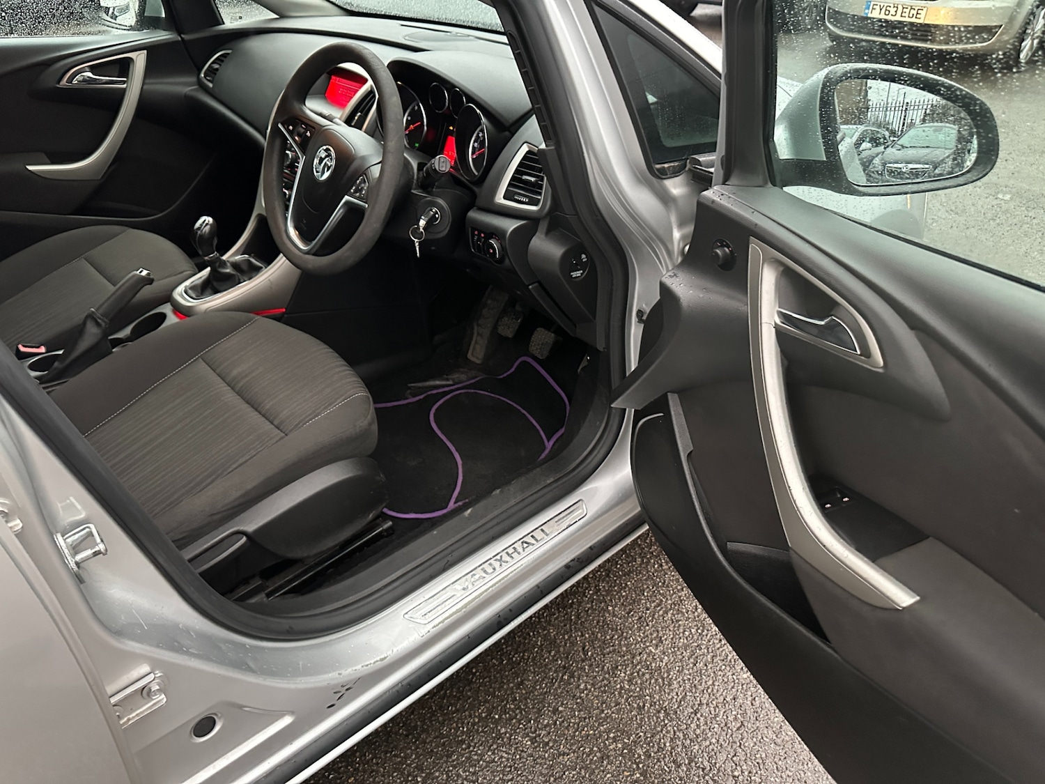 Used Vauxhall Astra 2010 for sale - 77339353: Photo 5