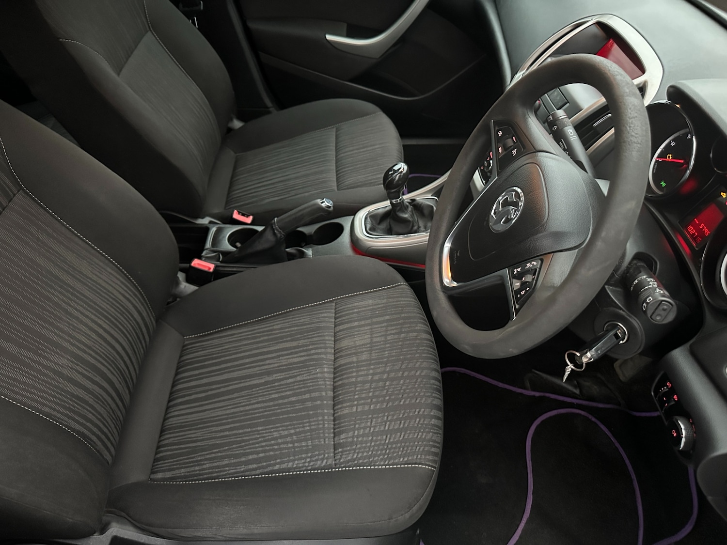 Used Vauxhall Astra 2010 for sale - 77339353: Photo 6