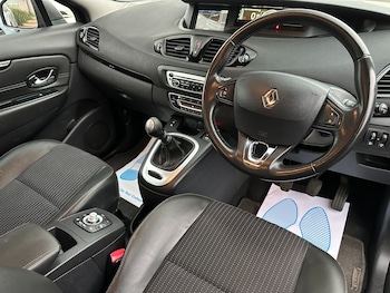 Used Renault Grand Scenic 2014 for sale - 76256822: Photo 2