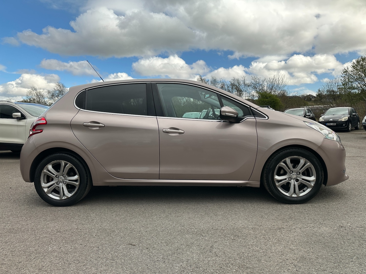 Used Peugeot 208 2013 for sale - 78212060: Photo 14