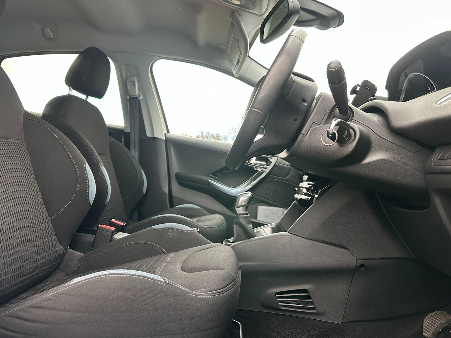 Used Peugeot 208 2013 for sale - 78212060: Photo 24