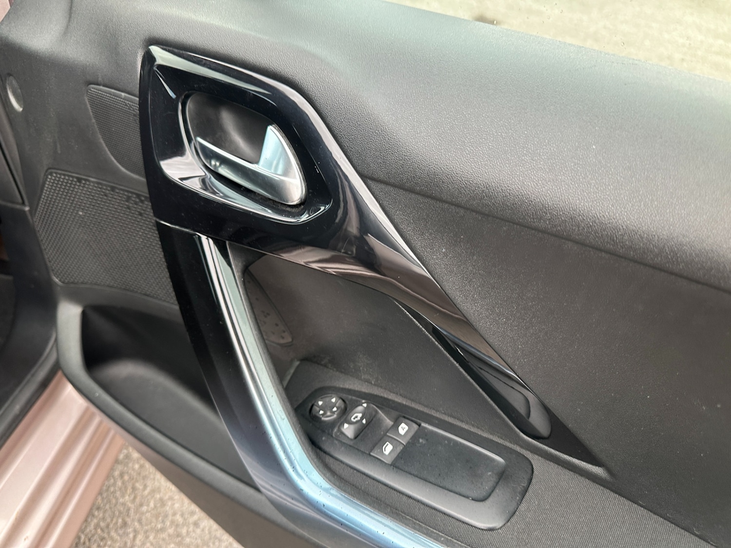 Used Peugeot 208 2013 for sale - 78212060: Photo 25