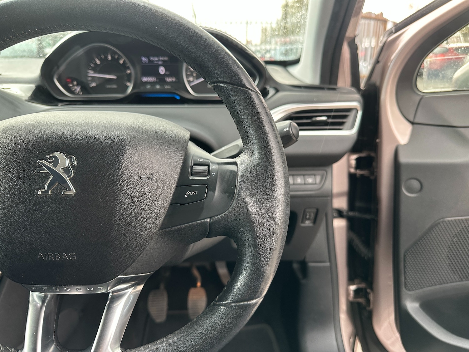 Used Peugeot 208 2013 for sale - 78212060: Photo 32