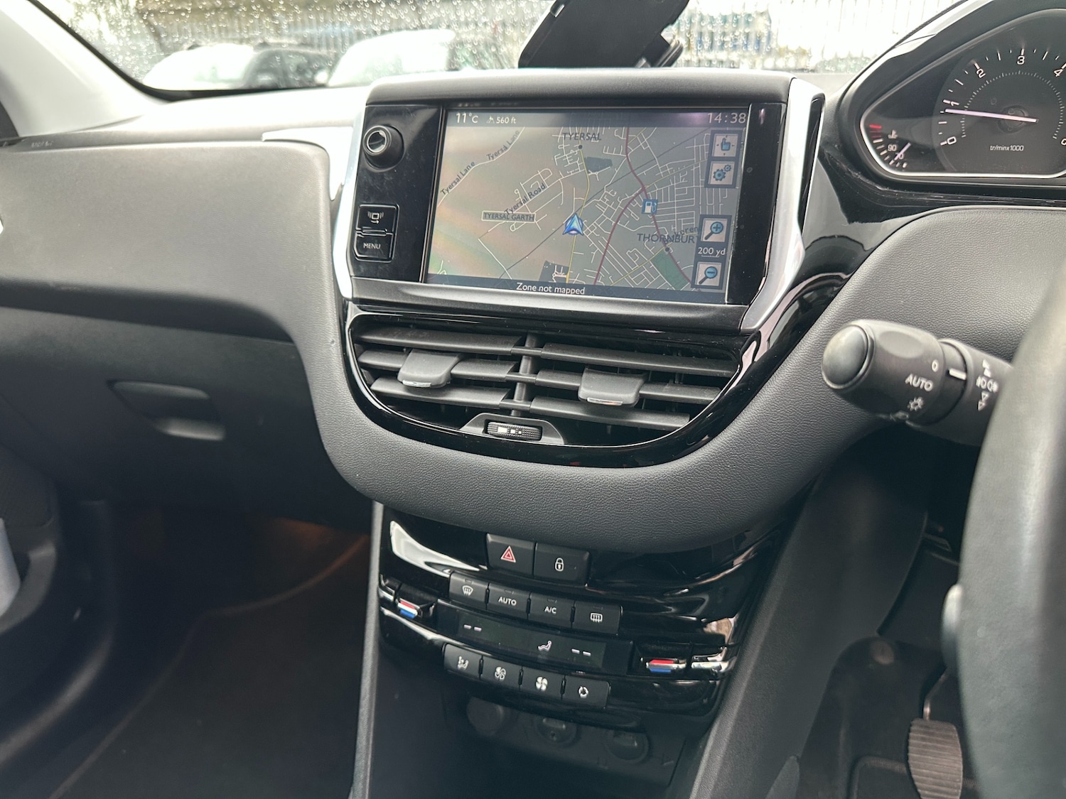 Used Peugeot 208 2013 for sale - 78212060: Photo 7