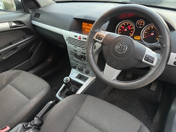 Used Vauxhall Astra 2009 for sale - 76452483: Photo