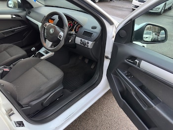 Used Vauxhall Astra 2009 for sale - 76452483: Photo