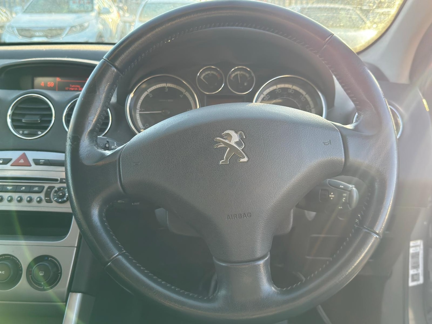 Used Peugeot 308 2011 for sale - 77931724: Photo 10
