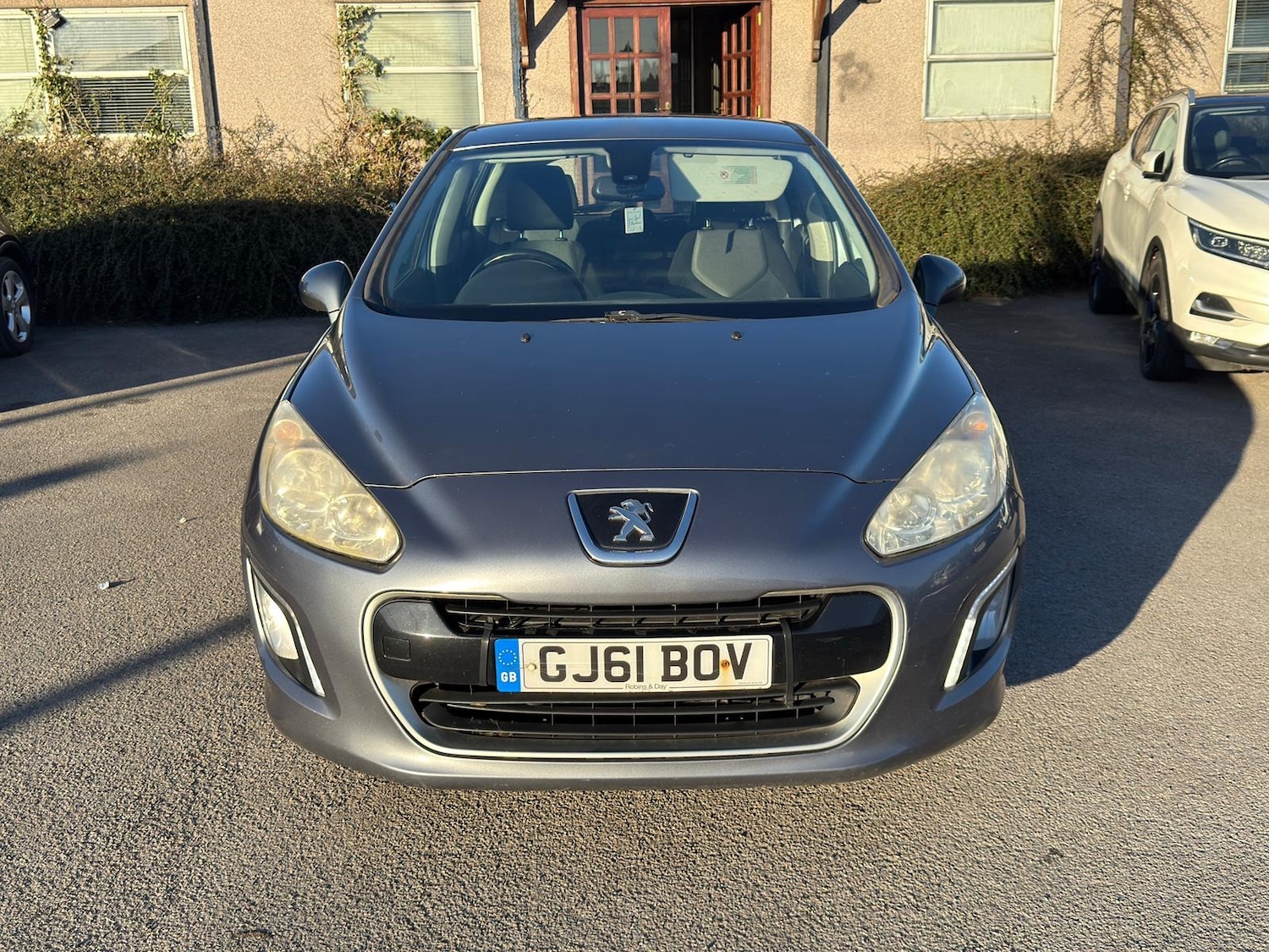 Used Peugeot 308 2011 for sale - 77931724: Photo 2