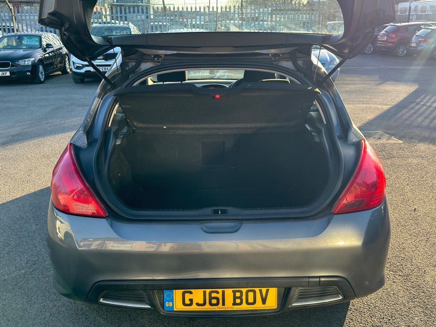 Used Peugeot 308 2011 for sale - 77931724: Photo 7