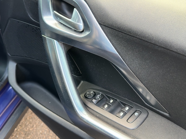 Used Peugeot 2008 2015 for sale - 76340958: Photo 25