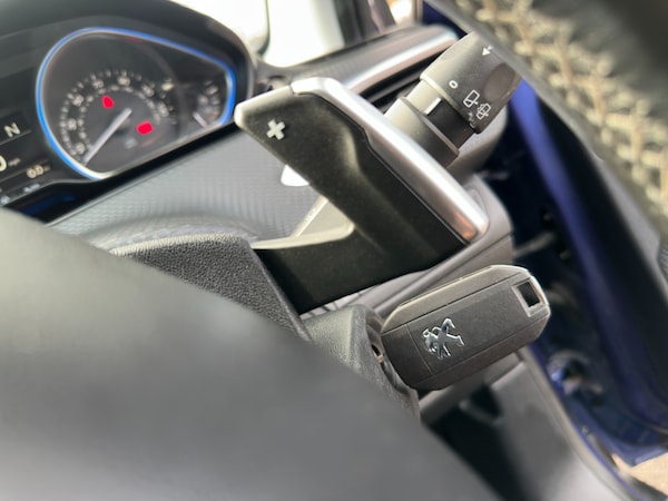 Used Peugeot 2008 2015 for sale - 76340958: Photo 36