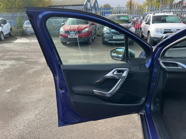 Used Peugeot 2008 2015 for sale - 76340958: Photo 42