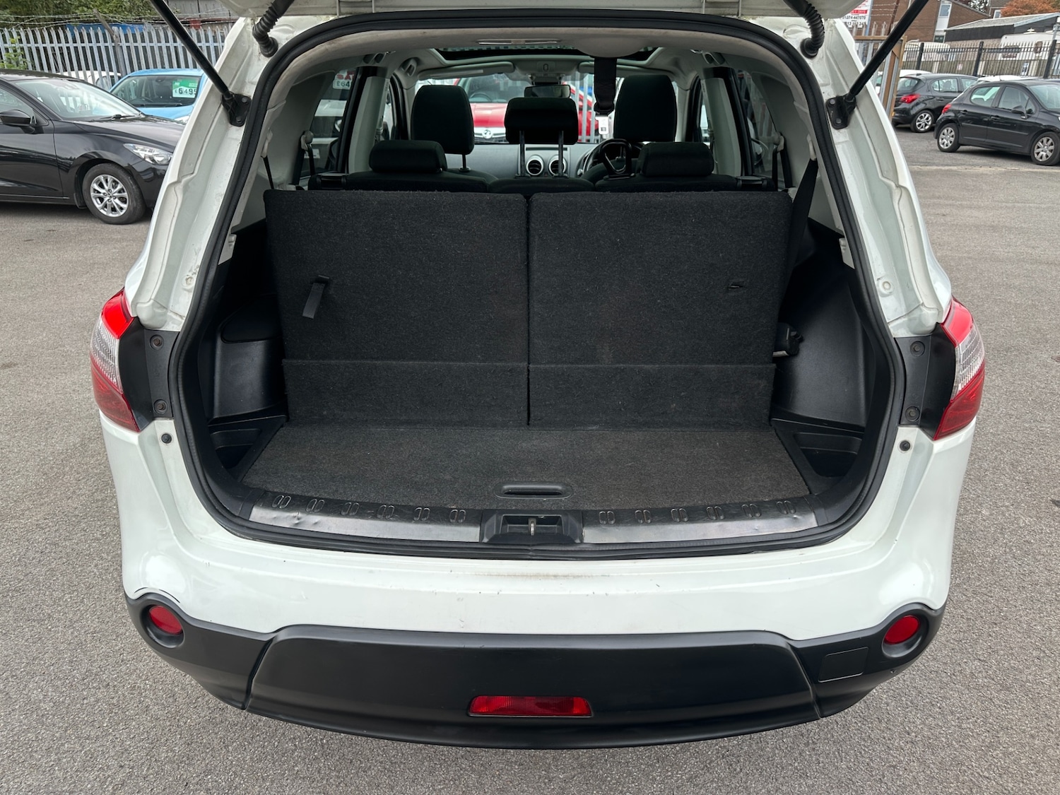 Used Nissan Qashqai+2 2012 for sale - 76382850: Photo 20