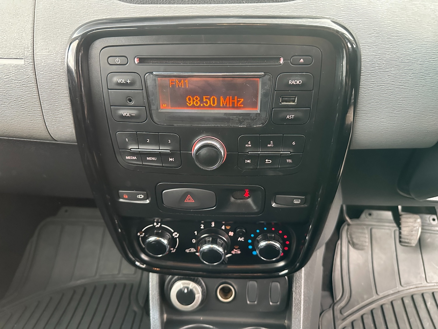 Used Dacia Duster 2014 for sale - 77689558: Photo 29