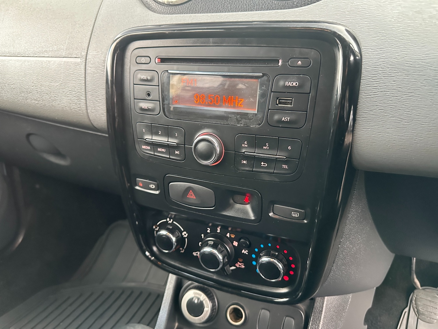 Used Dacia Duster 2014 for sale - 77689558: Photo 9