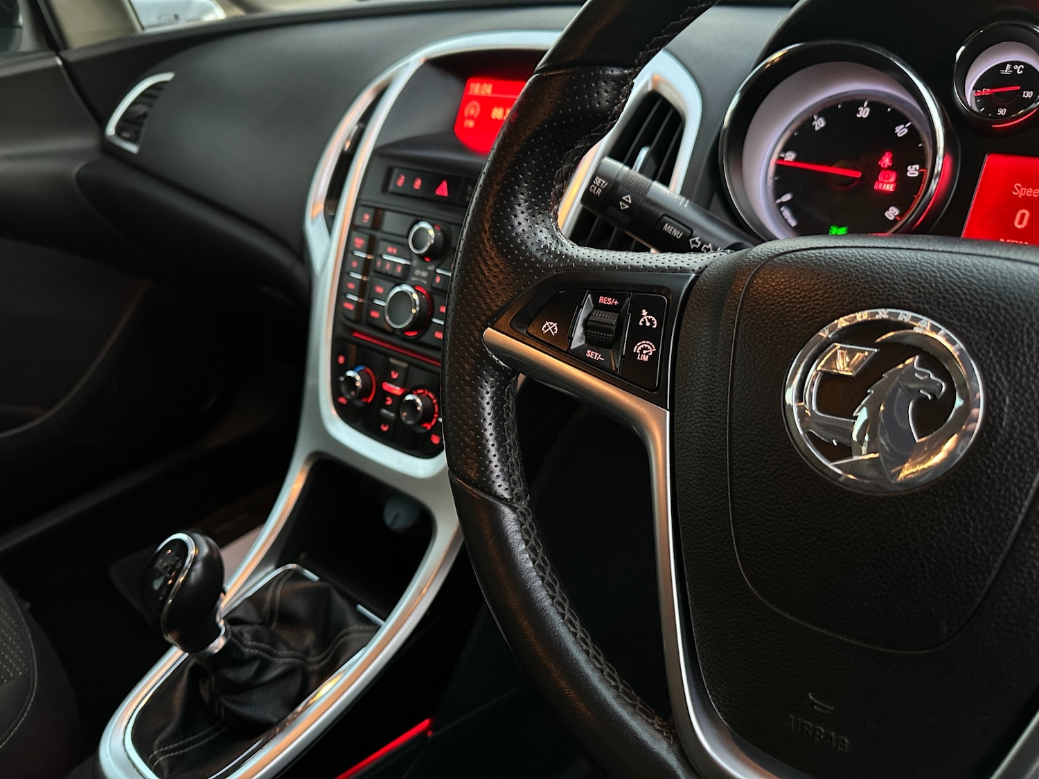 Used Vauxhall Astra 2012 for sale - 76640699: Photo 38