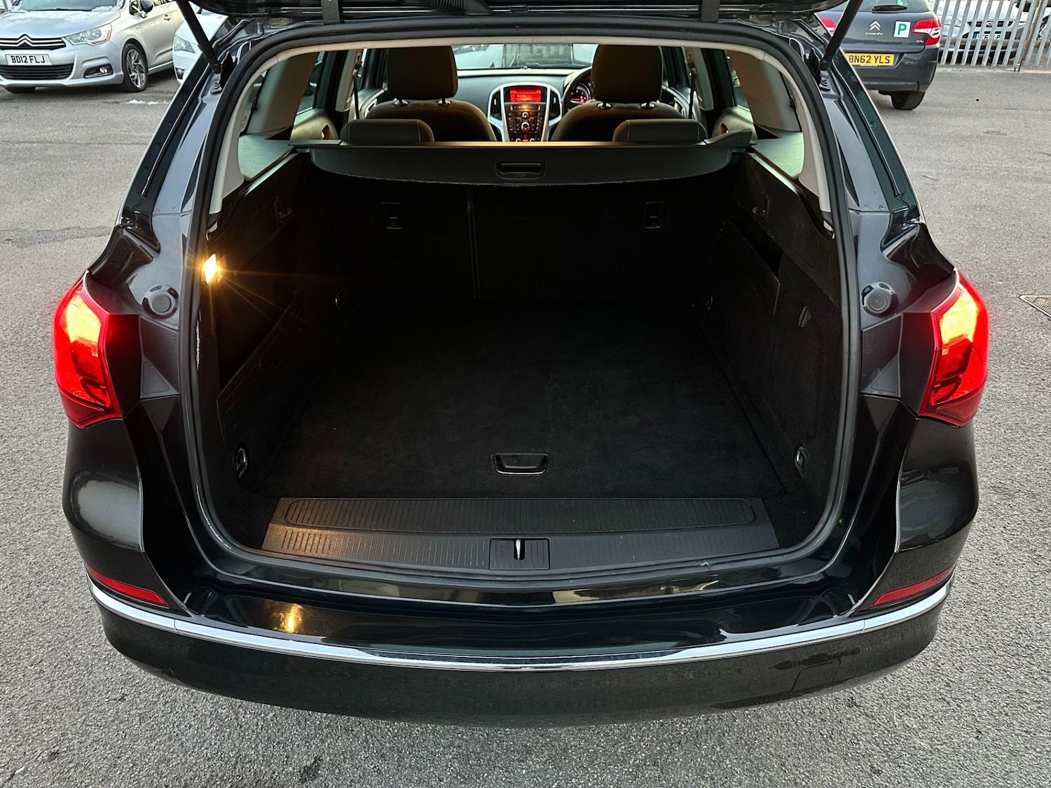 Used Vauxhall Astra 2012 for sale - 76640699: Photo 44