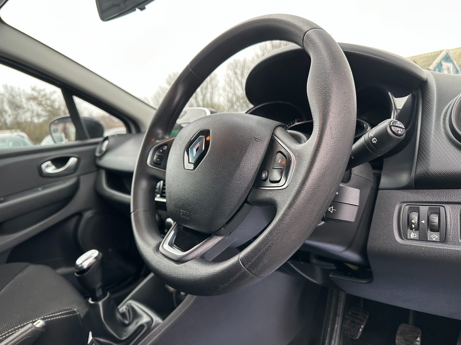 Used Renault Clio 2017 for sale - 77432949: Photo 35