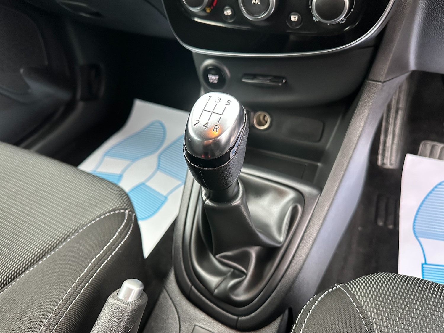 Used Renault Clio 2017 for sale - 77432949: Photo 38